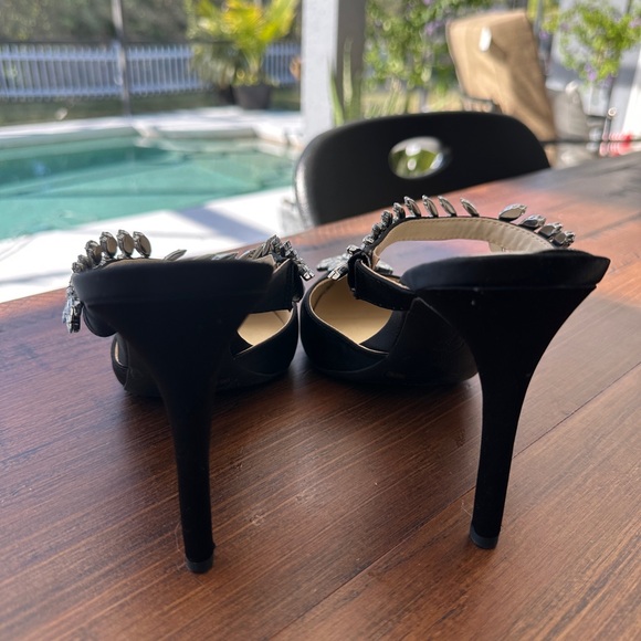 Black heels - Picture 2 of 4